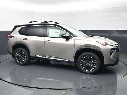 Champagne Silver/Black 2026 Nissan Rogue Platinum