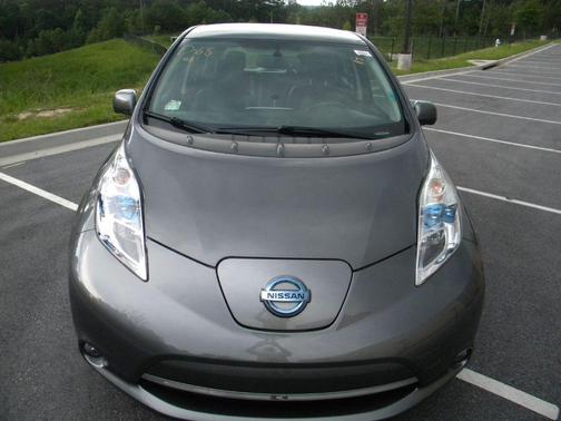 Gun Metallic 2016 Nissan Leaf SL