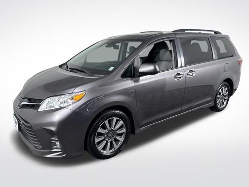 2020 Toyota Sienna XLE