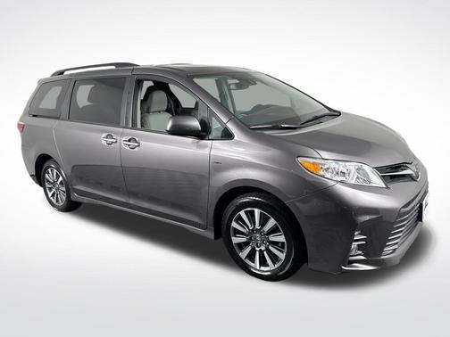 2020 Toyota Sienna XLE