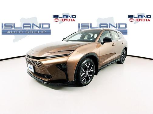 2025 Toyota Crown Signia XLE