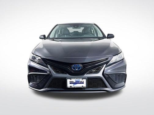 2022 Toyota Camry Hybrid SE