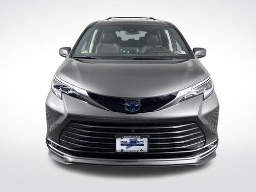 2023 Toyota Sienna Platinum 7 passenger