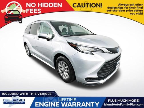 2022 Toyota Sienna LE
