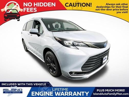 2024 Toyota Sienna Woodland Edition