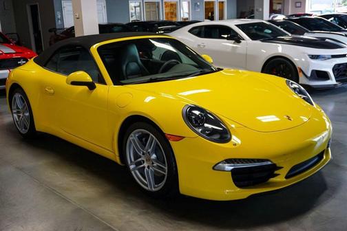 2015 Porsche 911 *7-Speed Manual* *Premium Package +* *PDLS* *Racing Yellow*