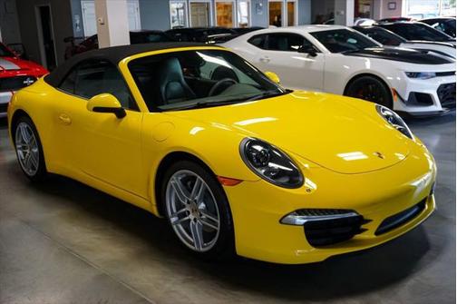 2015 Porsche 911 *7-Speed Manual* *Premium Package +* *PDLS* *Racing Yellow*