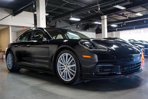 2018 Porsche Panamera *Premium Package Plus* *Adaptive Cruise* *$100k MSRP*