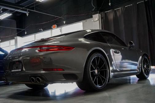 2017 Porsche 911 Carrera 4S
