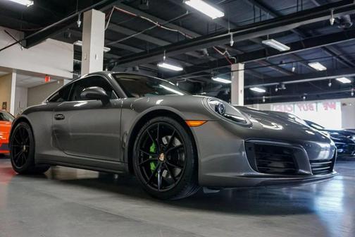 2017 Porsche 911 Carrera 4S