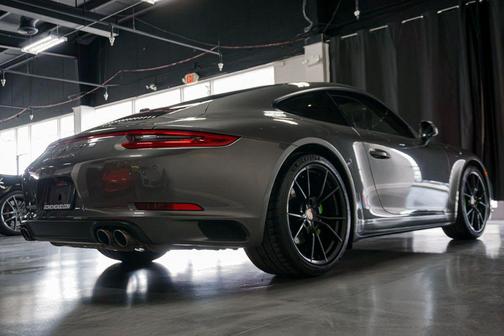 2017 Porsche 911 Carrera 4S