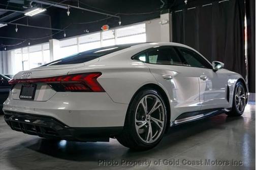 2022 Audi e-tron GT Premium Plus