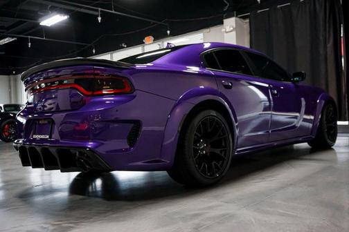 Plum Crazy Pearlcoat 2023 Dodge Charger SRT Hellcat Widebody Jailbreak