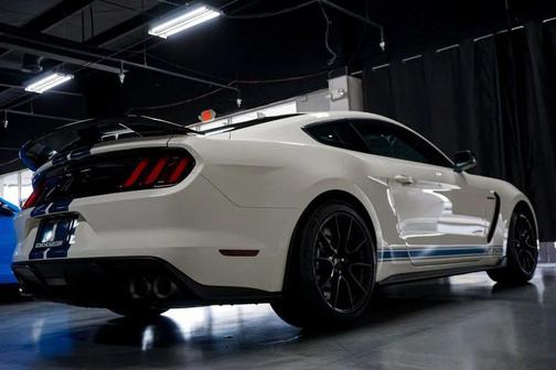 2020 Ford Shelby GT350 Base