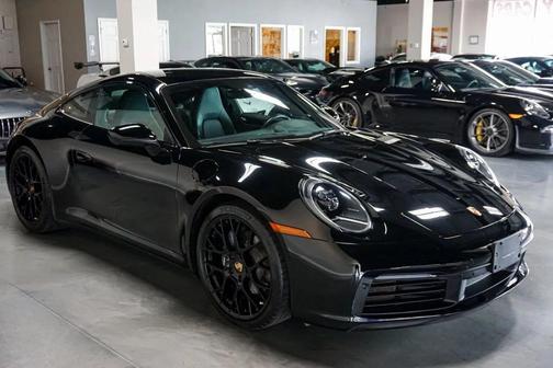 2022 Porsche 911 Carrera 4