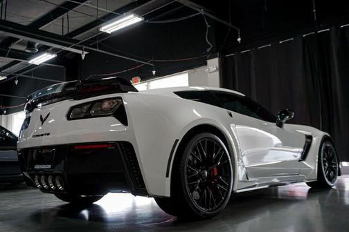 Arctic White 2017 Chevrolet Corvette Z06