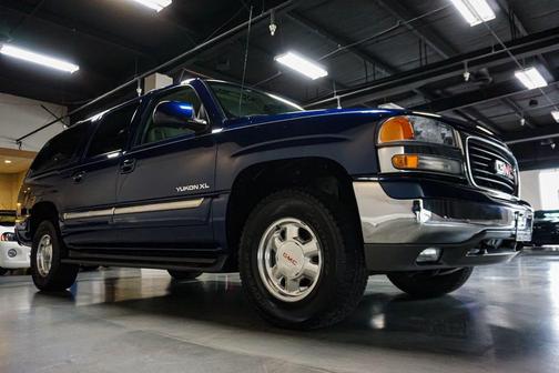 Indigo Blue Metallic 2001 GMC Yukon SLT