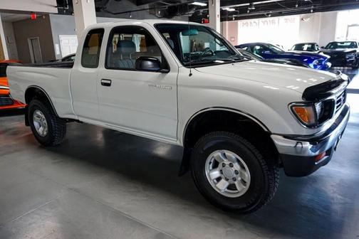 Super White 1997 Toyota Tacoma Base