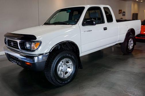 Super White 1997 Toyota Tacoma Base