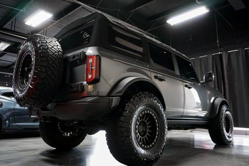 Carbonized Gray Metallic 2021 Ford Bronco *Badlands Advanced 4WD* *Sasquatch Pkg* *Tasteful Upgrades*