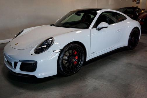 2018 Porsche 911 Carrera GTS