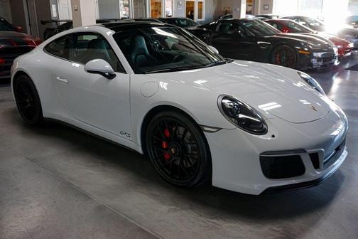 2018 Porsche 911 Carrera GTS