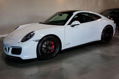 2018 Porsche 911 Carrera GTS