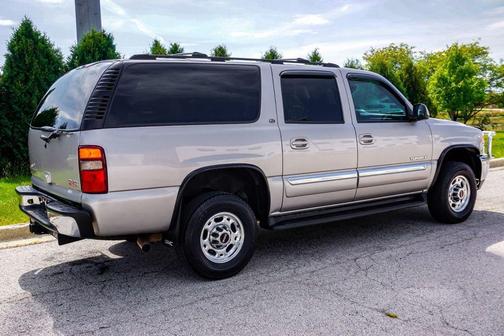 2005 GMC Yukon XL 2500 SLT