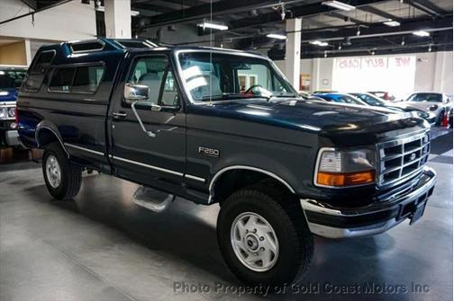 1996 Ford F-250 *4WD* *7.5L 8 Cylinder* *West Coast Truck* *Matching Topper*