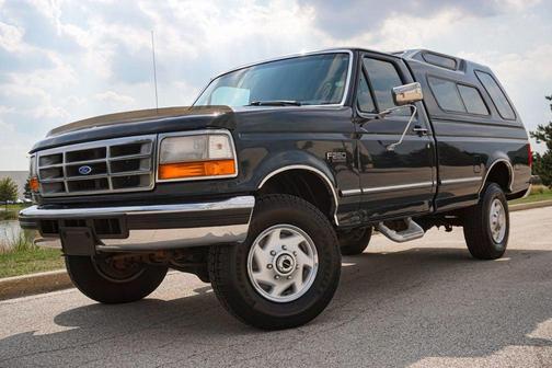 1996 Ford F-250 *4WD* *7.5L 8 Cylinder* *West Coast Truck* *Matching Topper*
