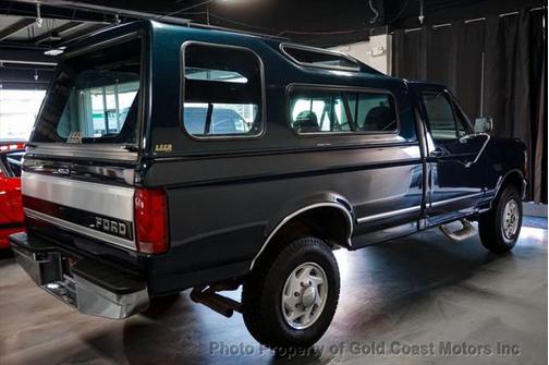 1996 Ford F-250 *4WD* *7.5L 8 Cylinder* *West Coast Truck* *Matching Topper*