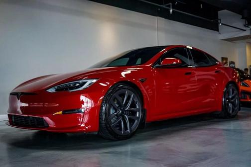 Red Multi-Coat 2022 Tesla Model S *Model S AWD* *21-Inch Arachnid Wheels* *1-Owner*
