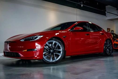 Red Multi-Coat 2022 Tesla Model S *Model S AWD* *21-Inch Arachnid Wheels* *1-Owner*