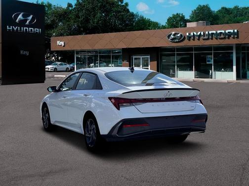 2026 Hyundai ELANTRA HEV SEL Sport