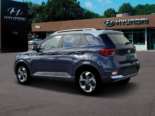 Denim w/White Roof 2026 Hyundai VENUE SEL w/Two-Tone Roof