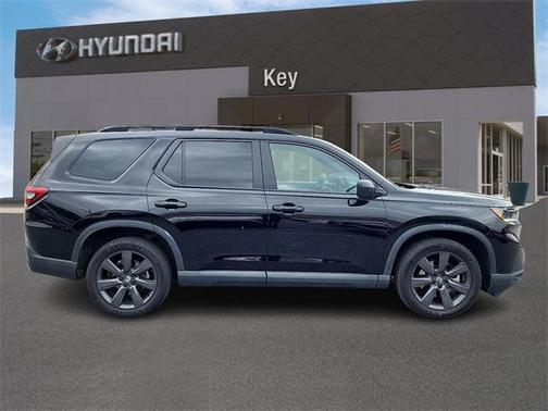 2023 Honda Pilot AWD Sport