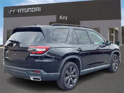 2023 Honda Pilot AWD Sport