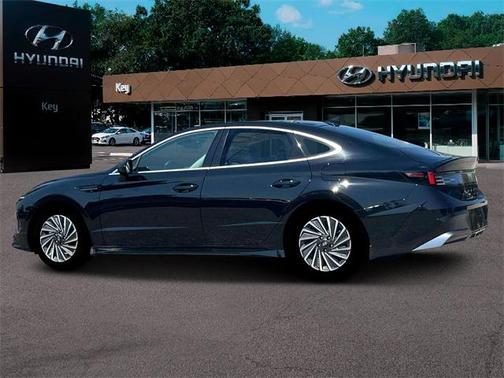 2025 Hyundai SONATA Hybrid SE