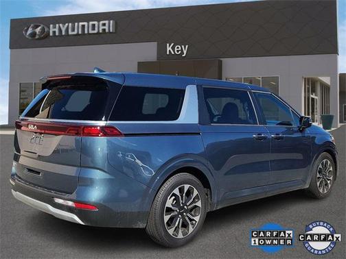 2023 Kia Carnival EX