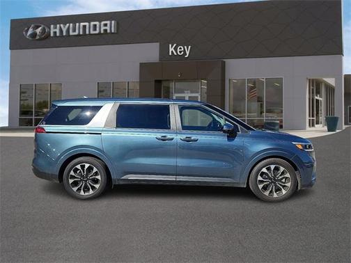 2023 Kia Carnival EX