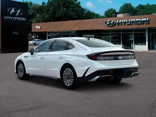 2025 Hyundai SONATA Hybrid SE