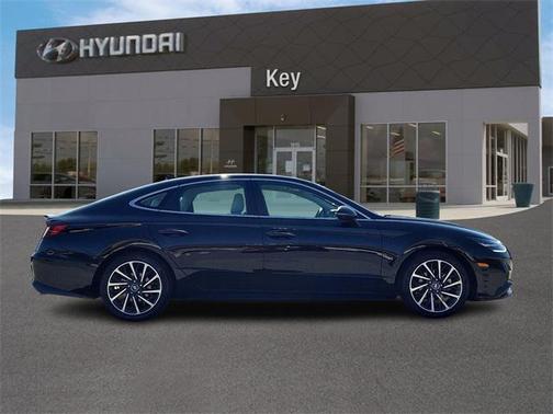2022 Hyundai SONATA Limited