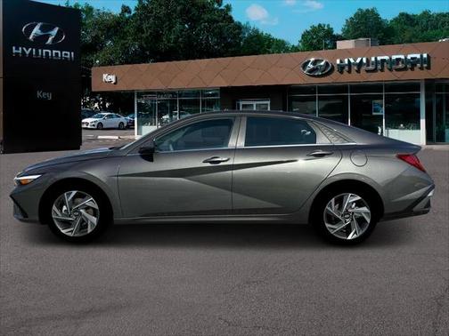 2025 Hyundai ELANTRA SEL