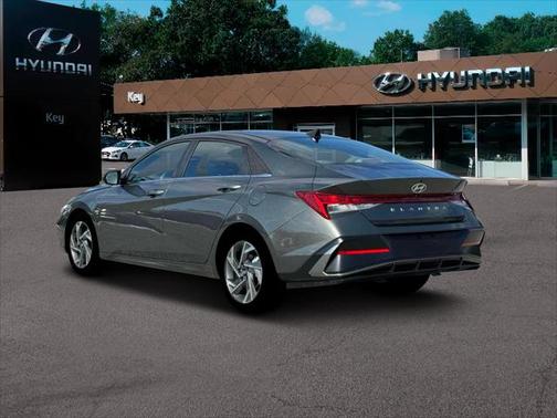 2025 Hyundai ELANTRA SEL