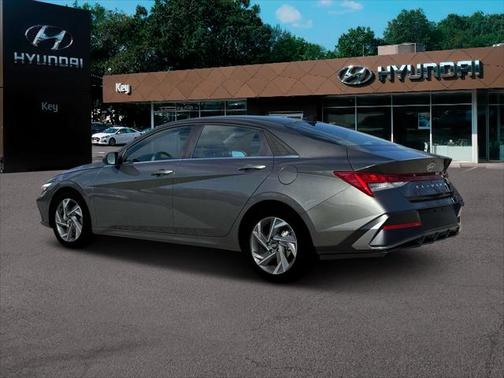2025 Hyundai ELANTRA SEL