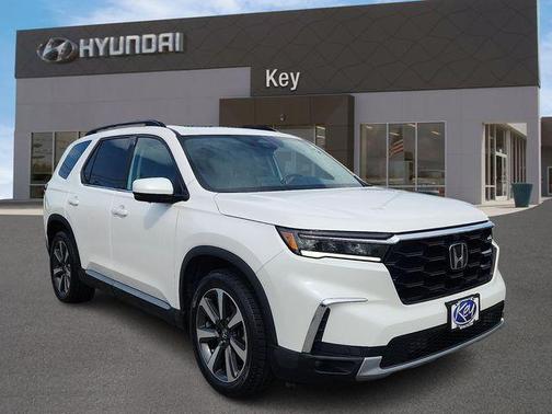 Platinum White 2023 Honda Pilot AWD Elite
