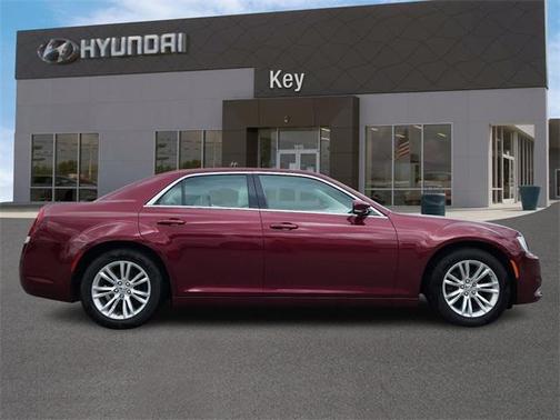 2017 Chrysler 300 Limited