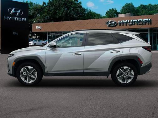 Shimmering Silver 2026 Hyundai TUCSON SEL