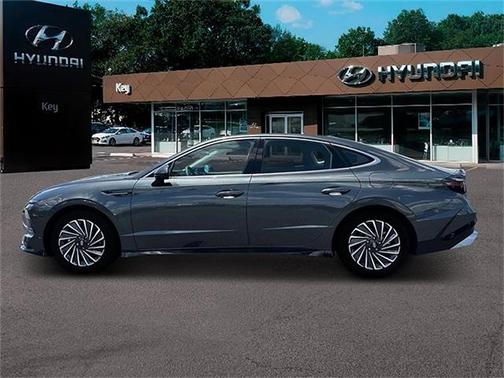 2024 Hyundai SONATA Hybrid SE