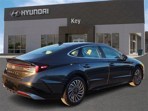 2024 Hyundai SONATA Hybrid SE